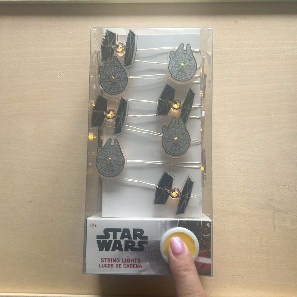 Star Wars Spaceship String Lights - Picture 2 of 3